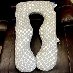 Graco pregnancy pillow